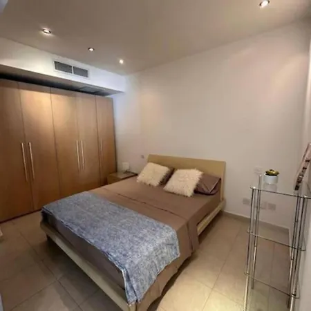 Flat In The Heart Of St Julians Apartment Saint Julian's Exterior photo