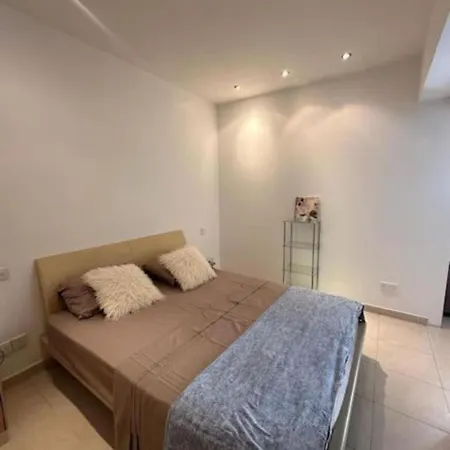Flat In The Heart Of St Julians Apartment Saint Julian's Exterior photo